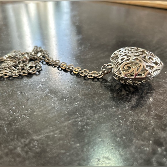 puffed filagree heart necklace - Picture 7 of 7